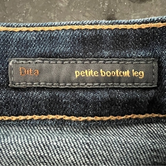 Citizens Of Humanity Dita Mid Rise Straight Petite Bootcut Leg Jeans Size 30 - Picture 11 of 13